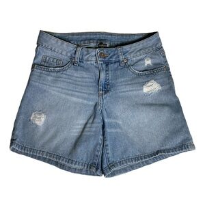 SoundStyle Women's Light Wash Distressed Blue Denim Shorts Size 4 Mid-Rise